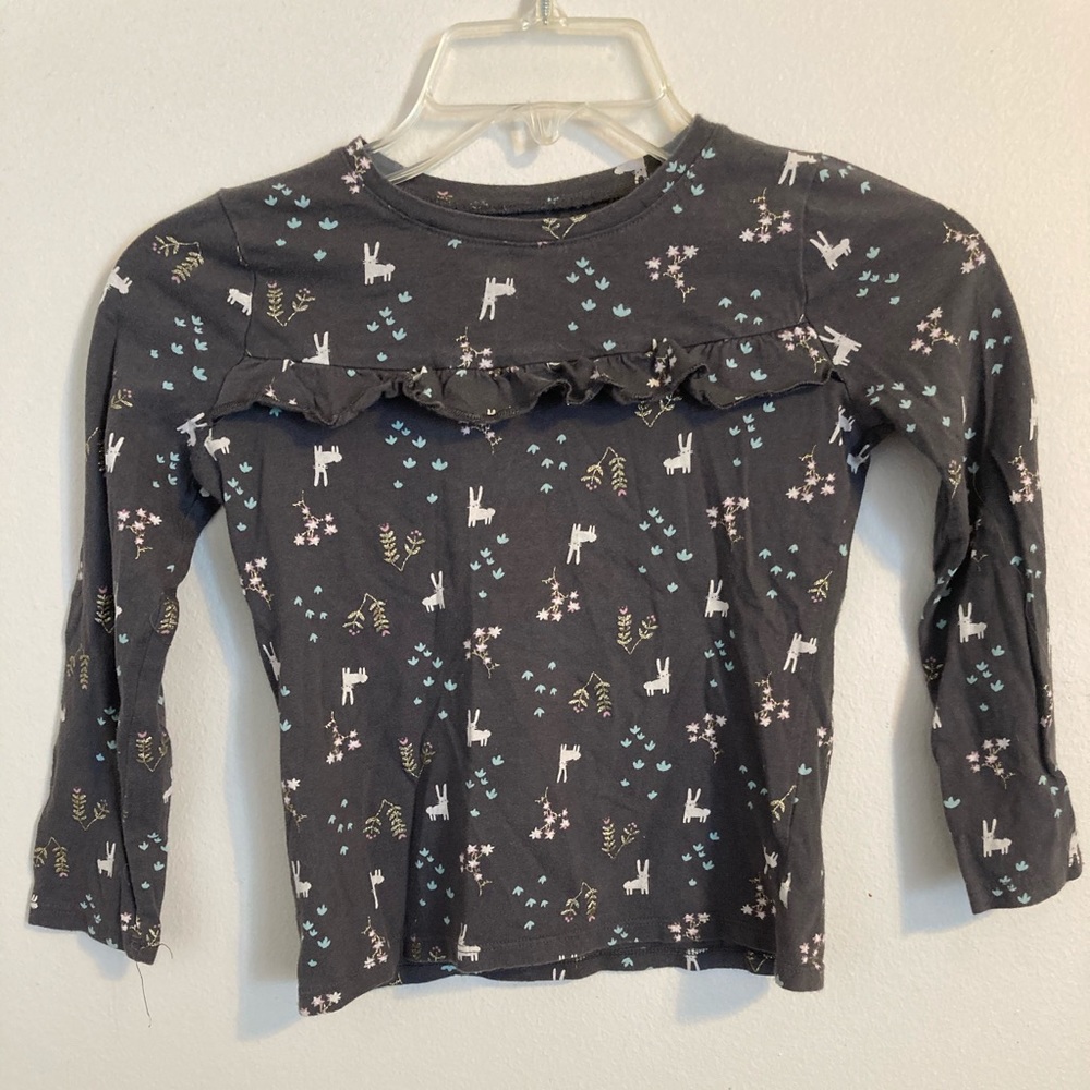 Little girls grey shirt with rabbit design